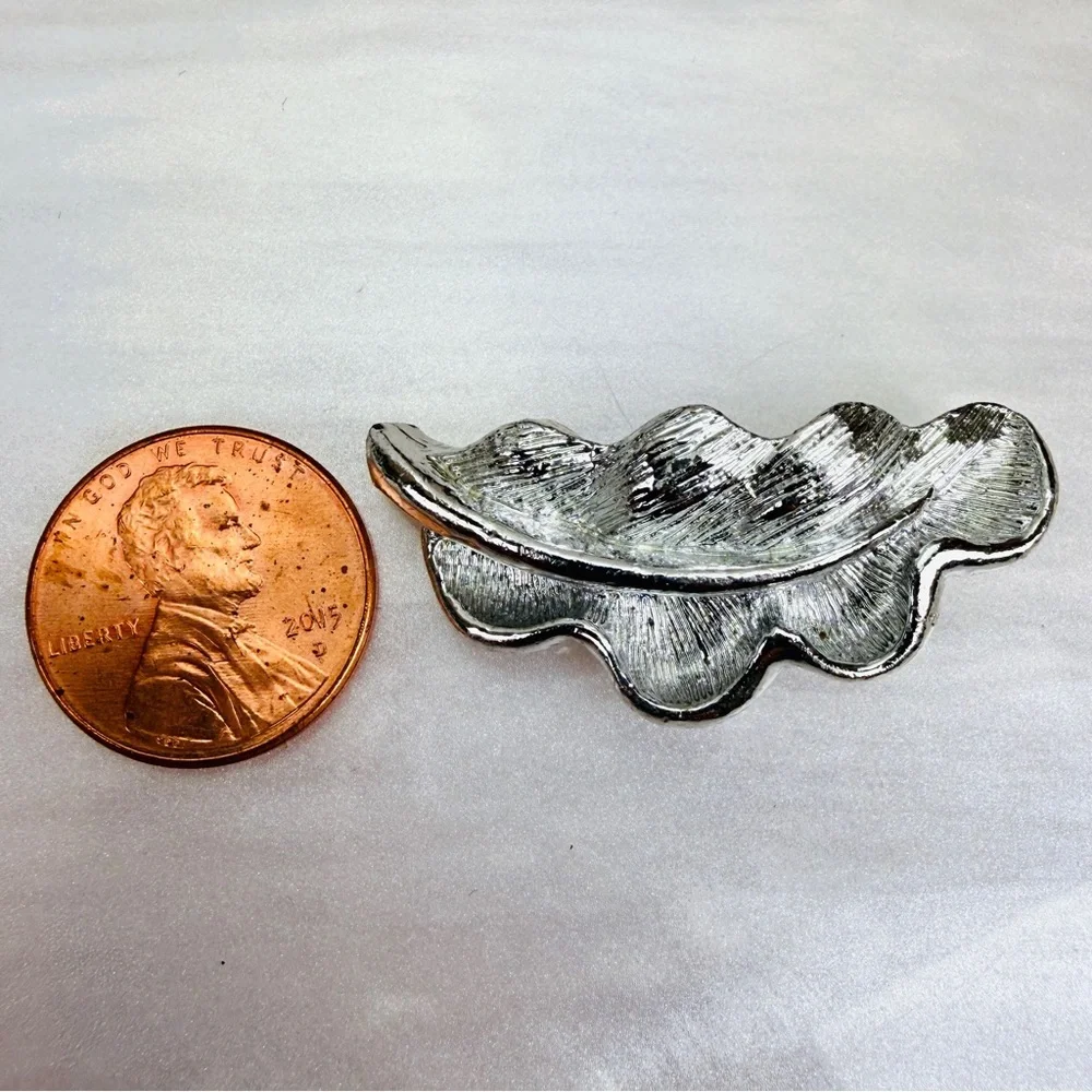 Elegant Silvertone Weighted Etched Leaf Brooch Pin